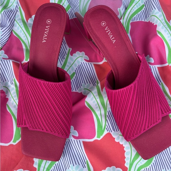 Viviana Fuchsia Textured Mules - Picture 2 of 4